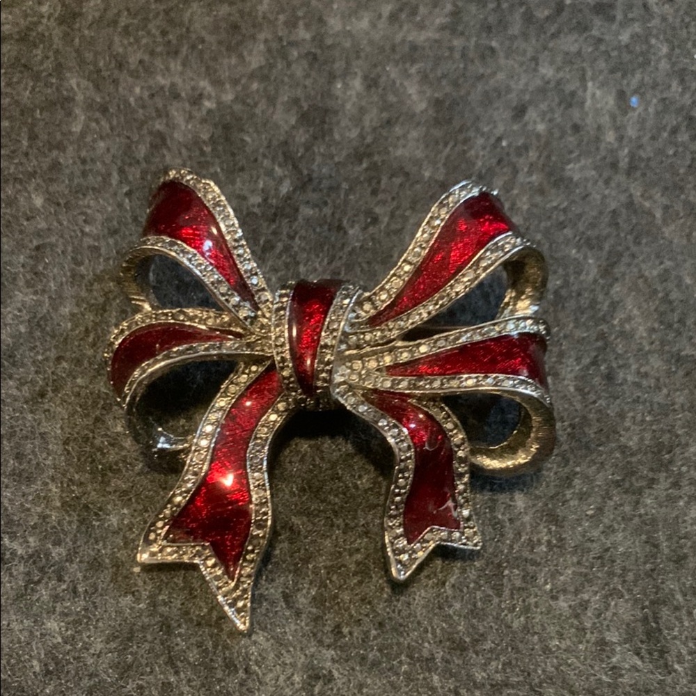 LG Red and Silver Vintage-Inspired Bow Brooch